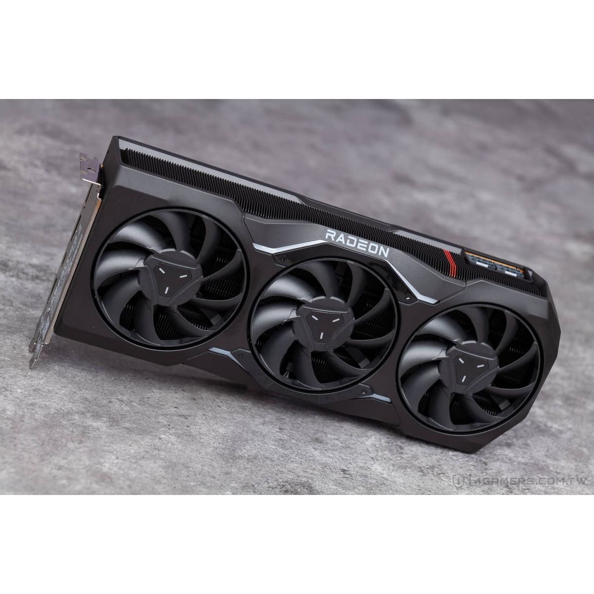 AMD Radeon RX 7900 XT